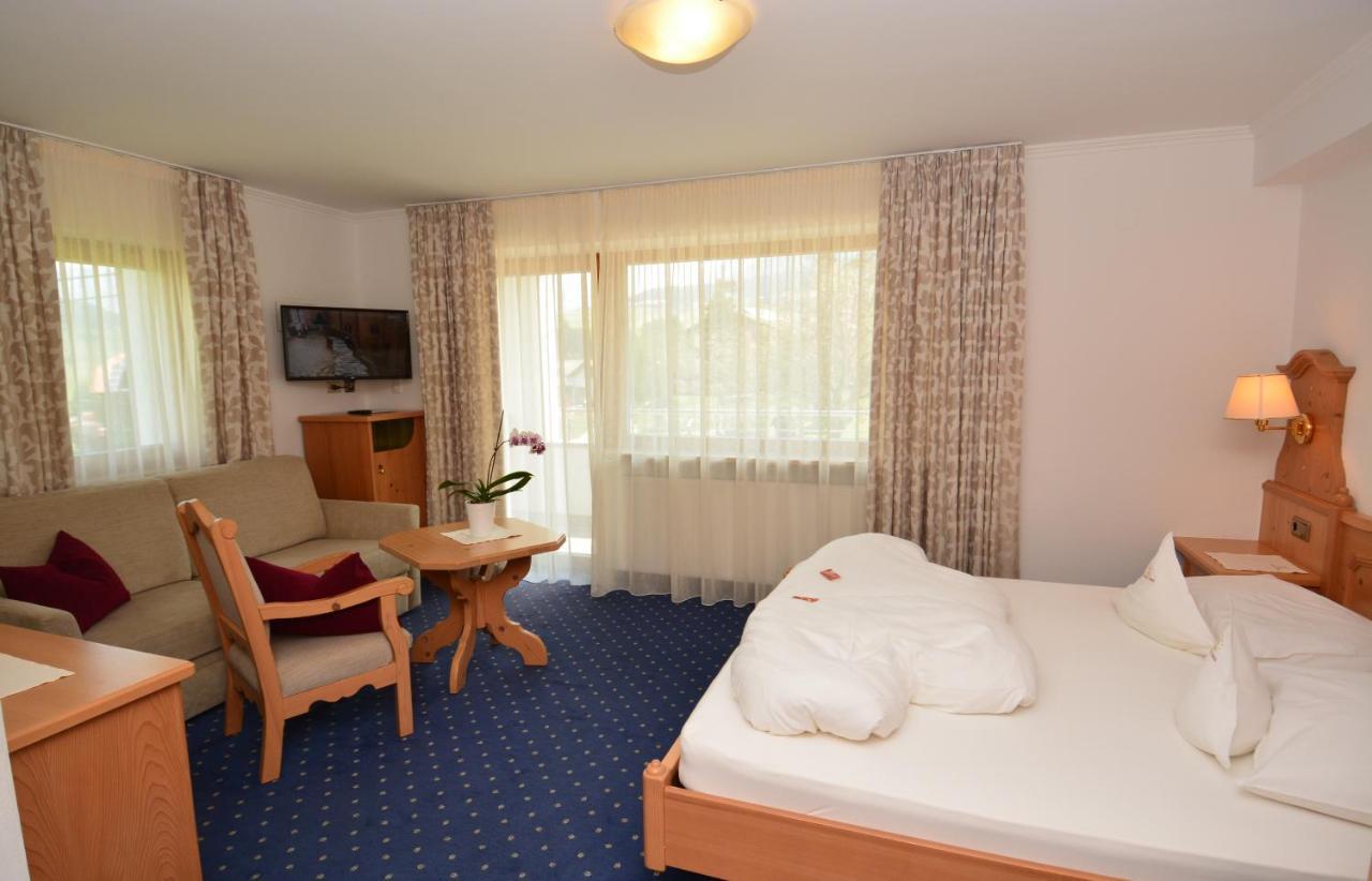 Parc Hotel Tyrol Kastelruth Buitenkant foto