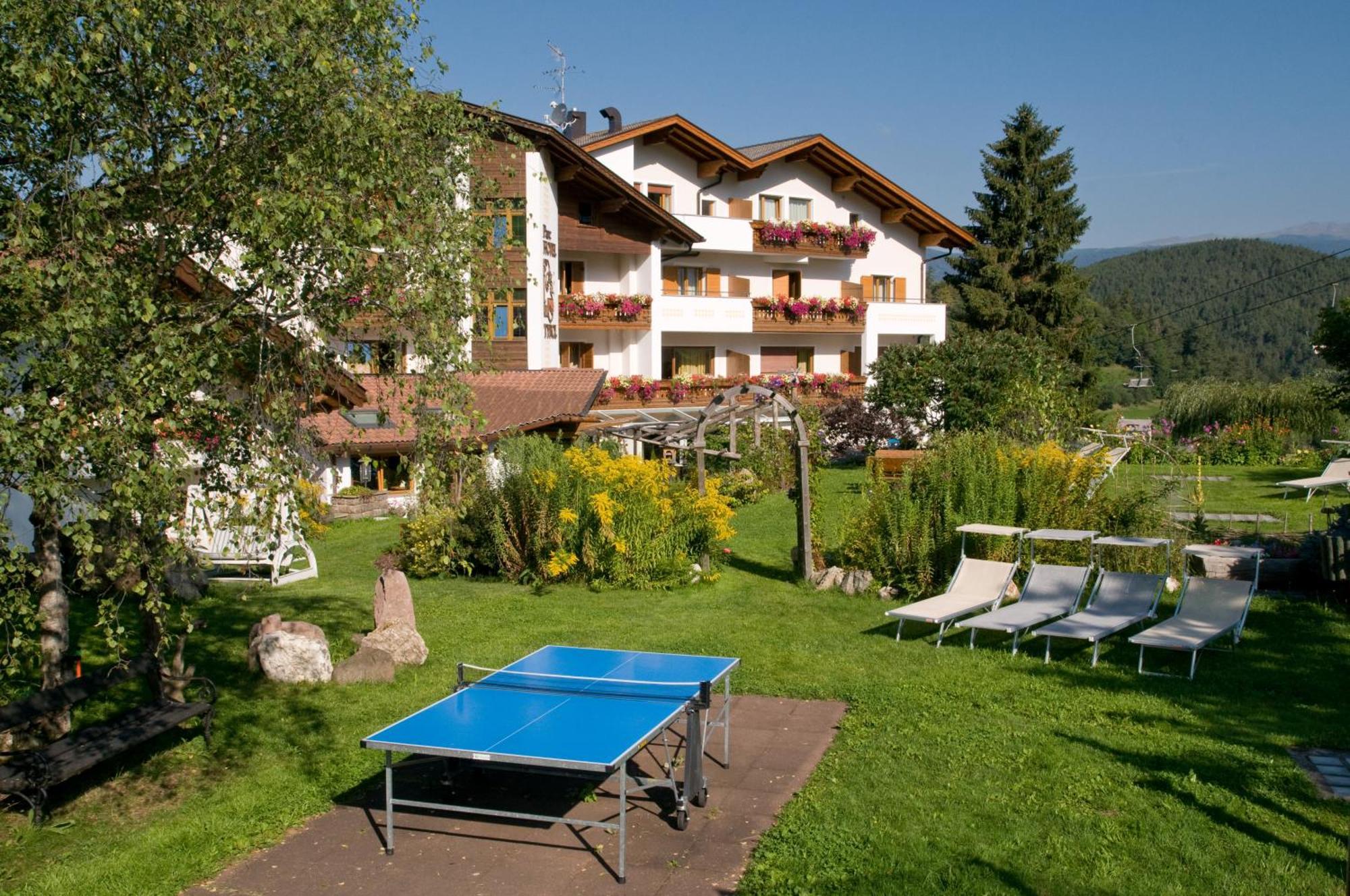 Parc Hotel Tyrol Kastelruth Buitenkant foto