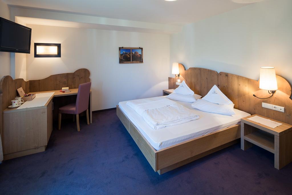 Parc Hotel Tyrol Kastelruth Buitenkant foto