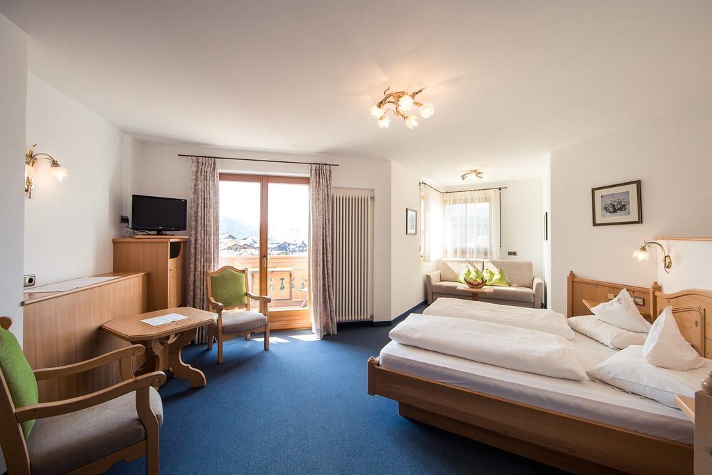 Parc Hotel Tyrol Kastelruth Buitenkant foto