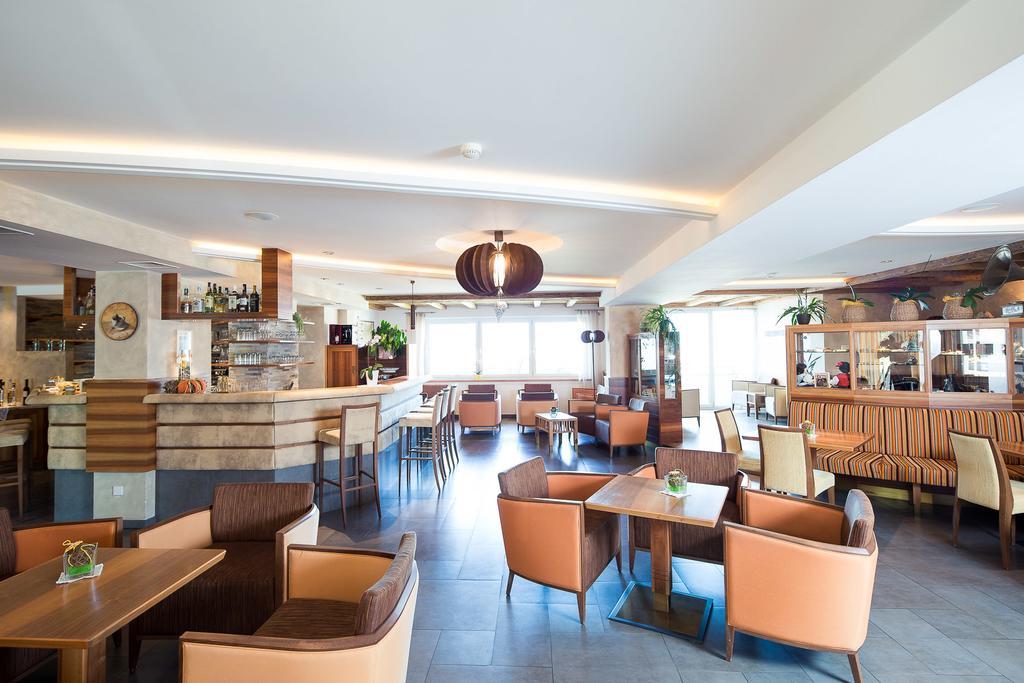 Parc Hotel Tyrol Kastelruth Buitenkant foto