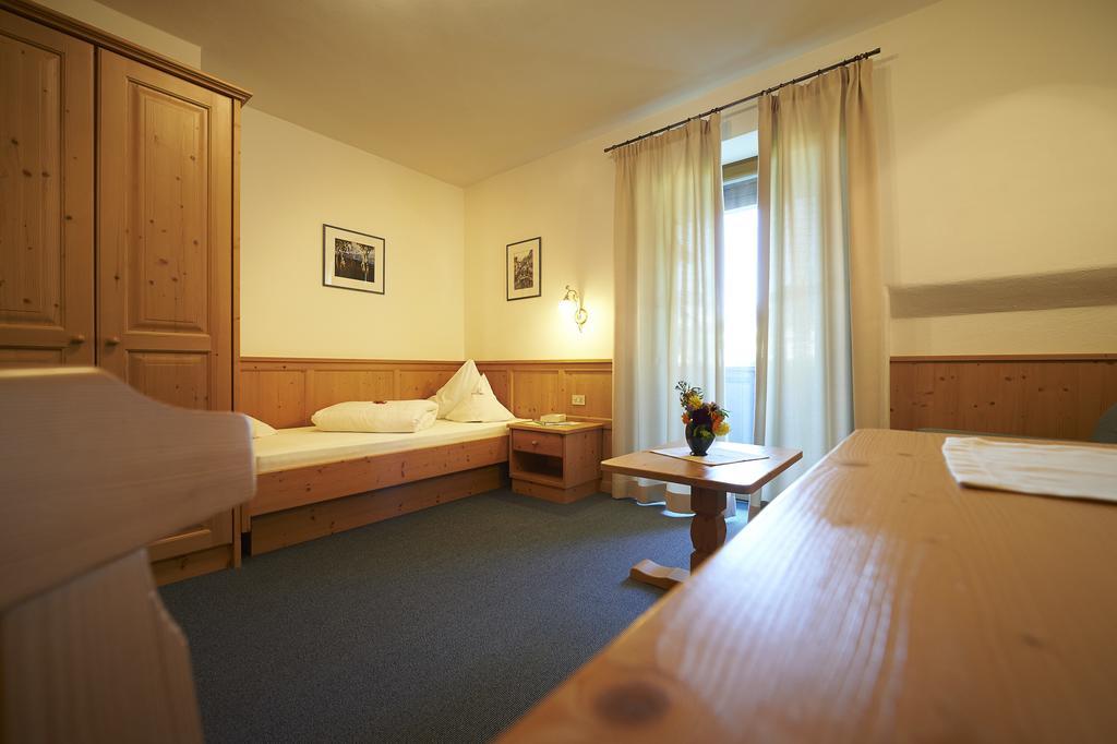 Parc Hotel Tyrol Kastelruth Buitenkant foto